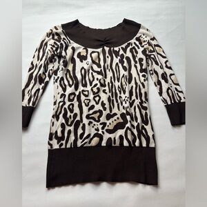 Cache animal print light sweater. 3/4 length sleeves. Size M